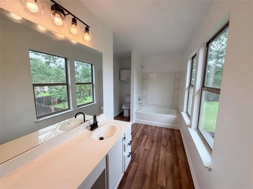 5406 S Hearsey Drive Austin TX 78744