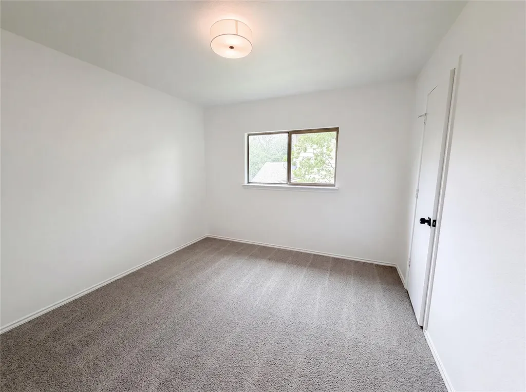 5406 S Hearsey Drive Austin TX 78744