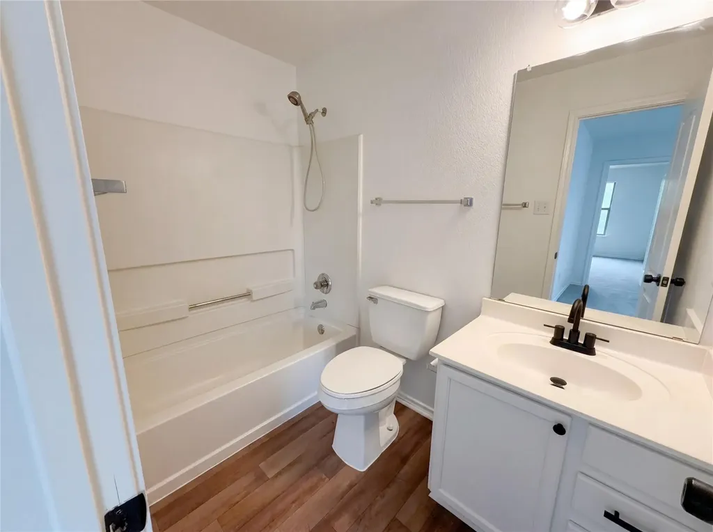 5406 S Hearsey Drive Austin TX 78744