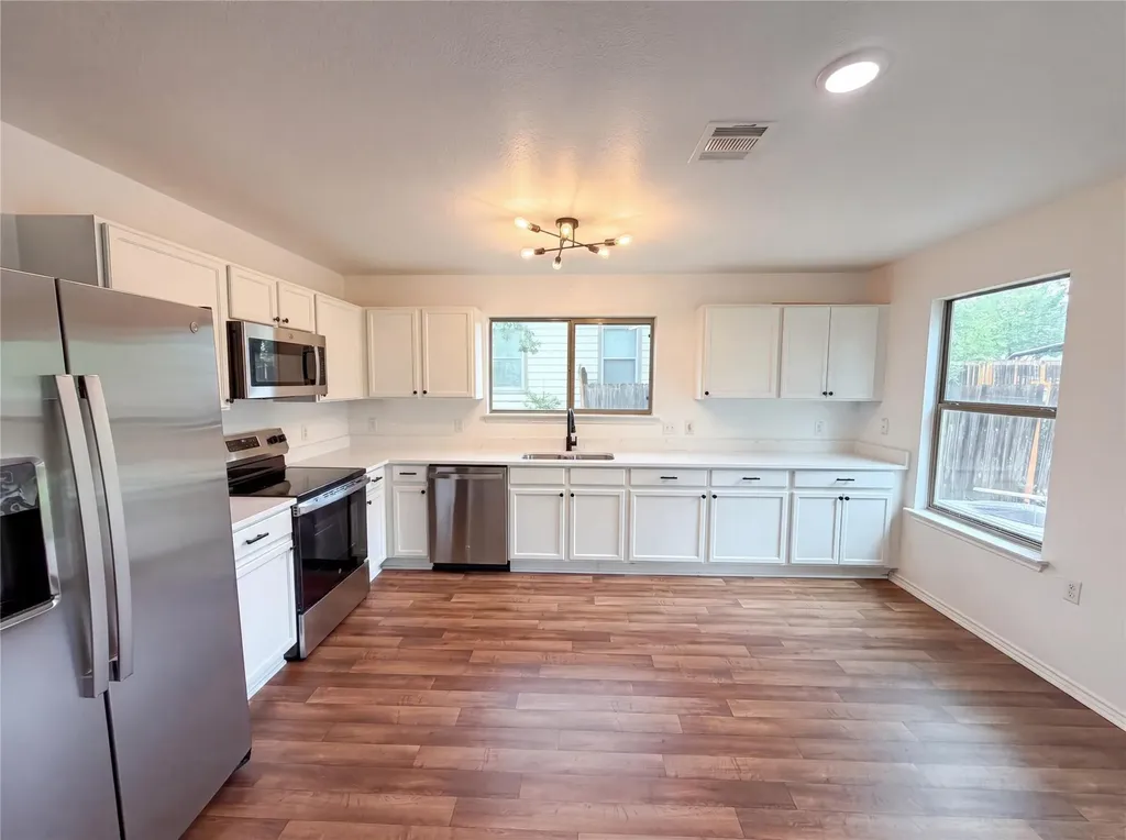 5406 S Hearsey Drive Austin TX 78744