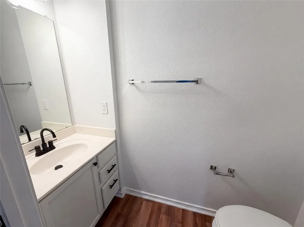 5406 S Hearsey Drive Austin TX 78744