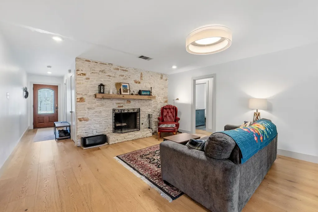 12933 Pegasus Street Austin TX 78727