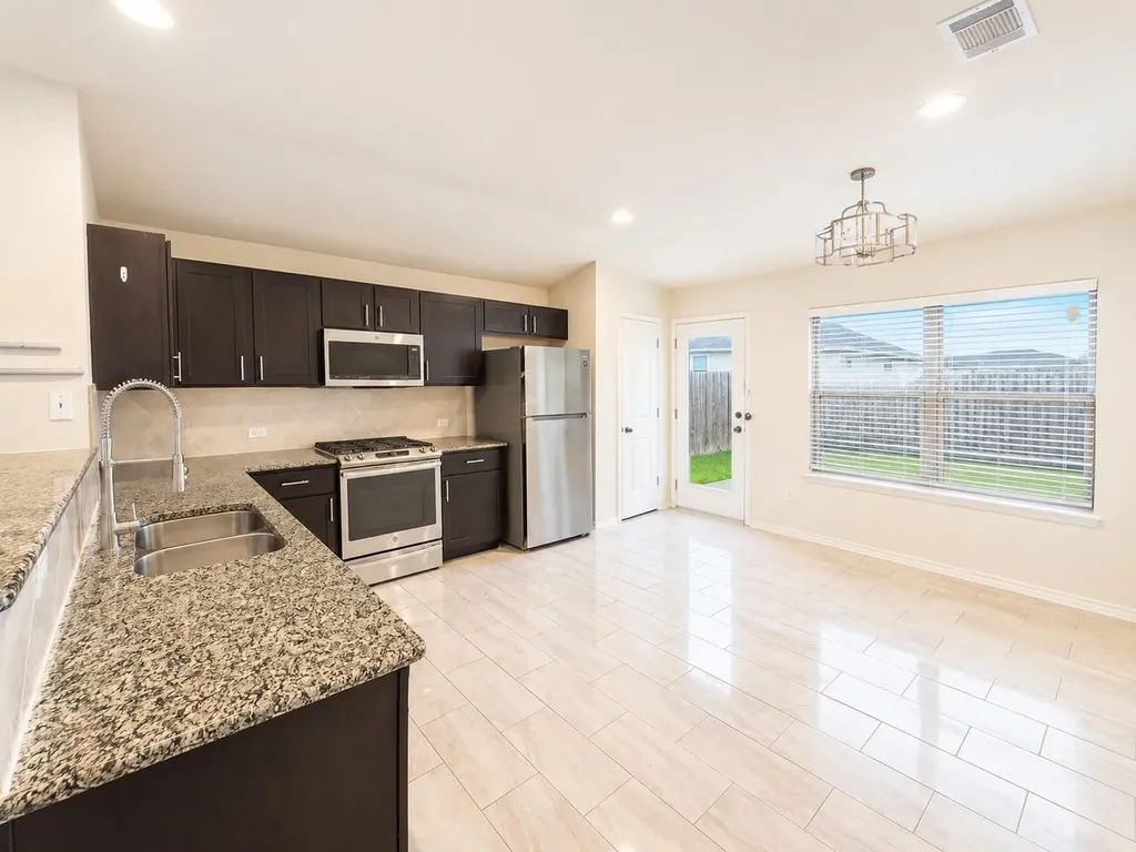 13004 Tinker Street Manor TX 78653