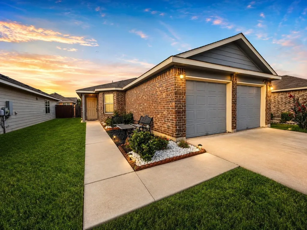 13004 Tinker Street Manor TX 78653
