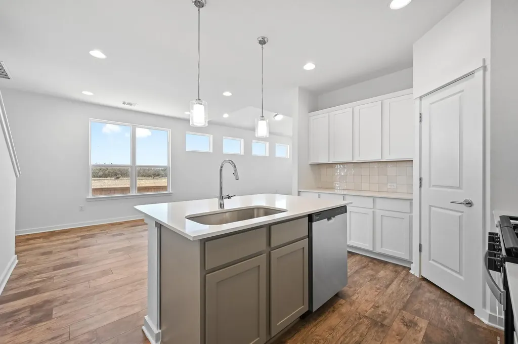 513 A Burlington Drive Buda TX 78610