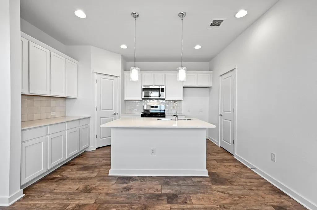 513 A Burlington Drive Buda TX 78610