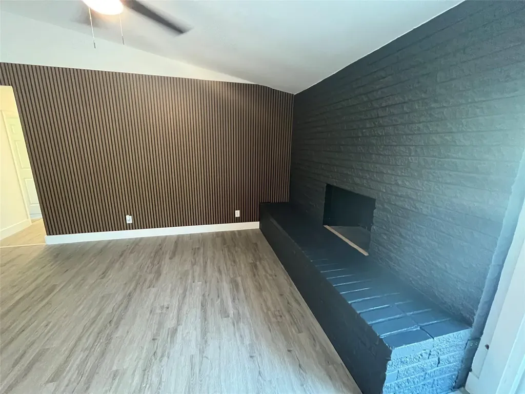 322 Mcclendon Drive Elgin TX 78621