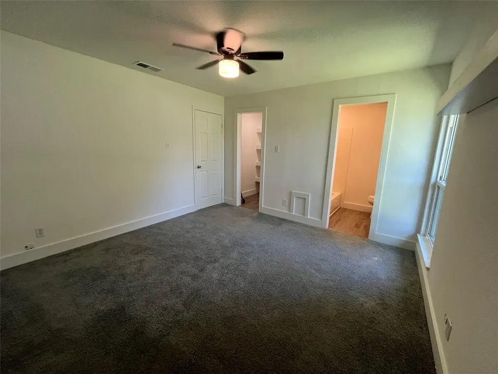 322 Mcclendon Drive Elgin TX 78621
