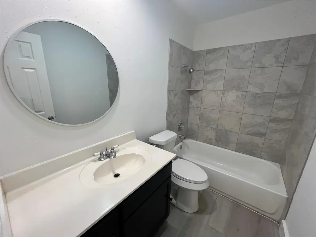 322 Mcclendon Drive Elgin TX 78621