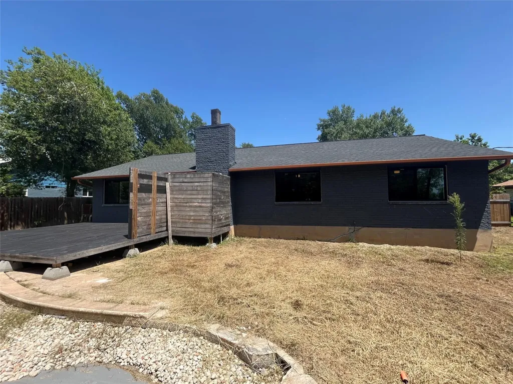 322 Mcclendon Drive Elgin TX 78621