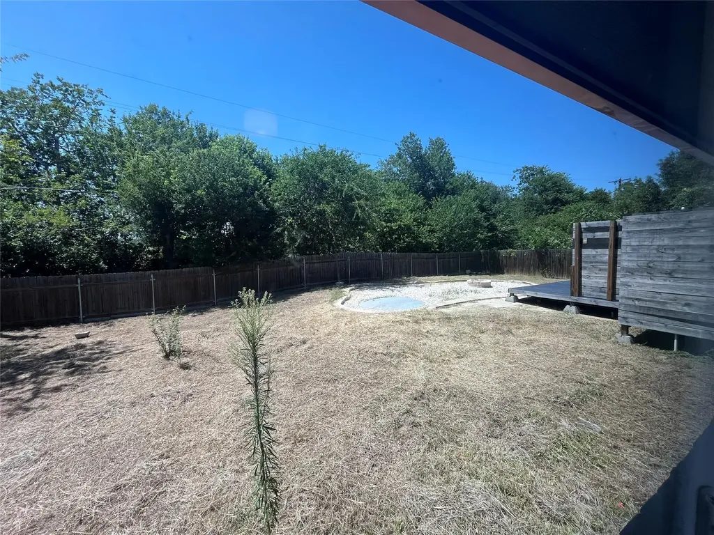 322 Mcclendon Drive Elgin TX 78621