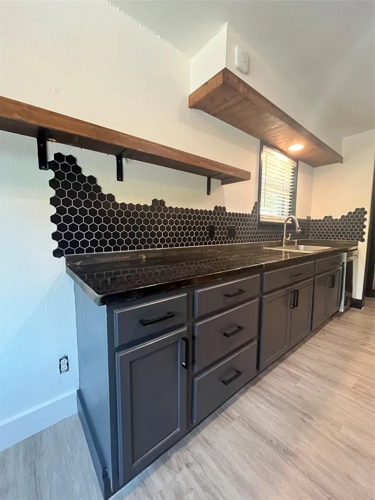 322 Mcclendon Drive Elgin TX 78621
