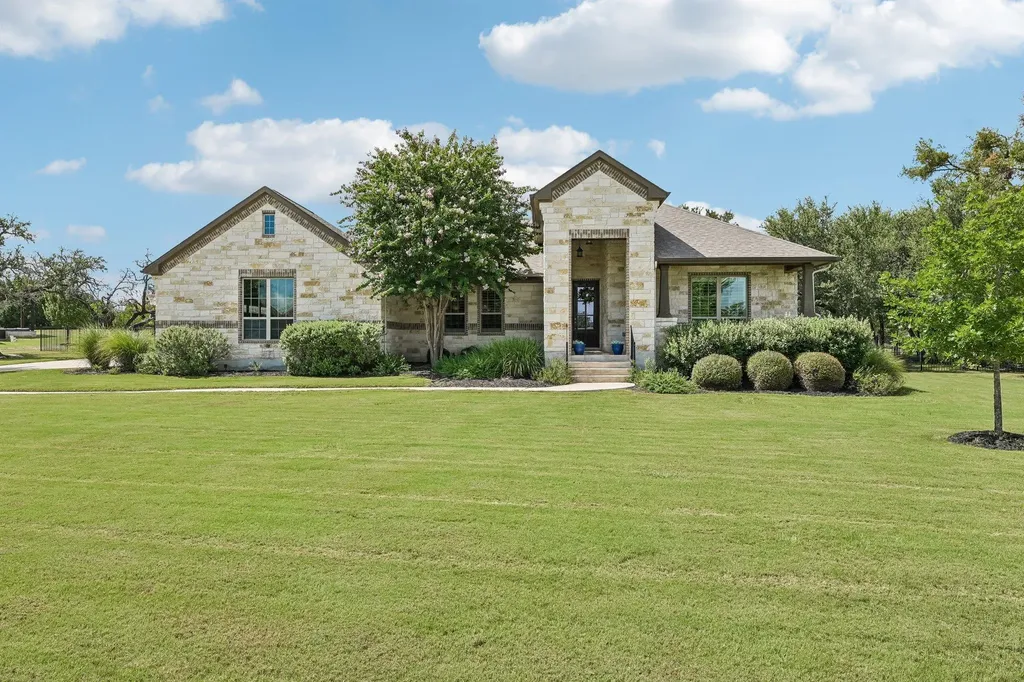 1016 Telling Wind Liberty Hill TX 78642