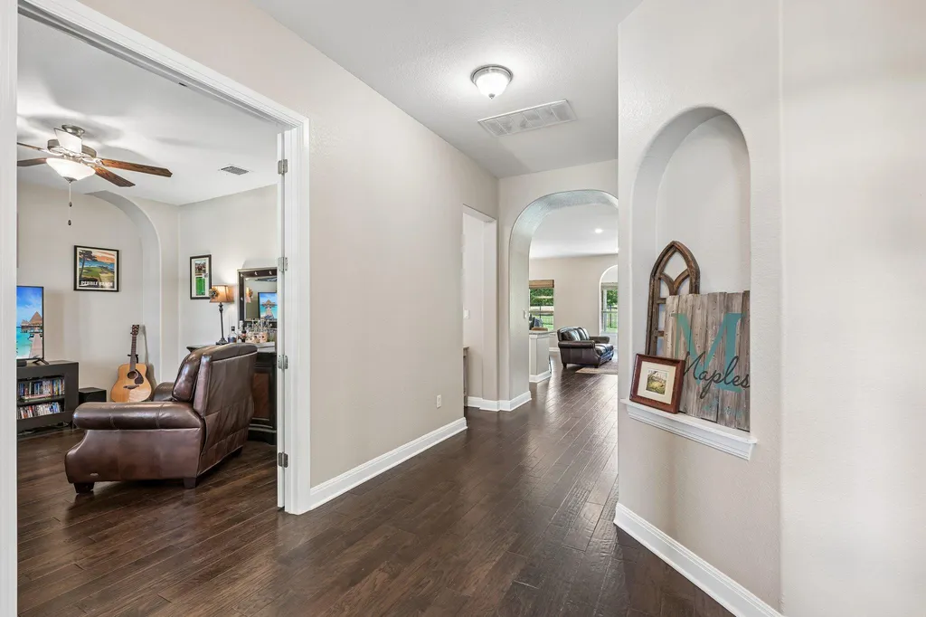 1016 Telling Wind Liberty Hill TX 78642
