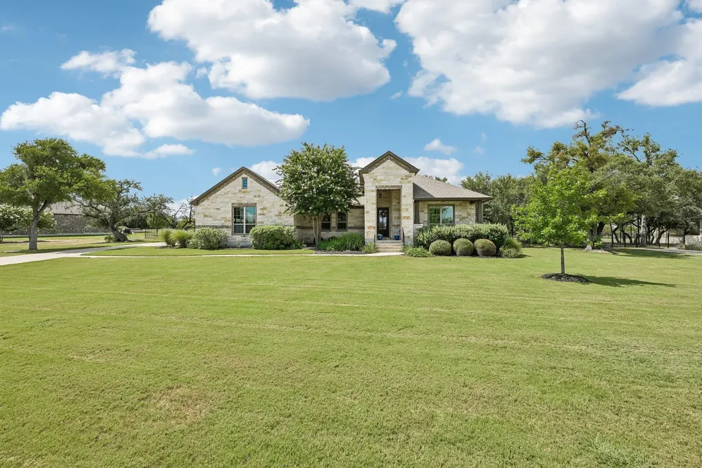 1016 Telling Wind Liberty Hill TX 78642