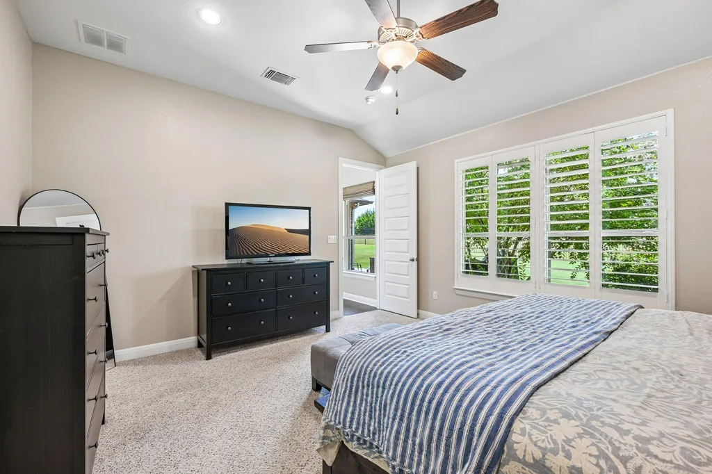 1016 Telling Wind Liberty Hill TX 78642