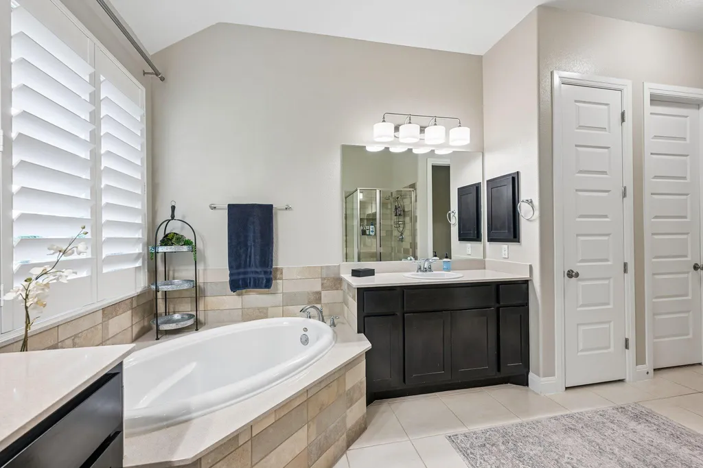 1016 Telling Wind Liberty Hill TX 78642