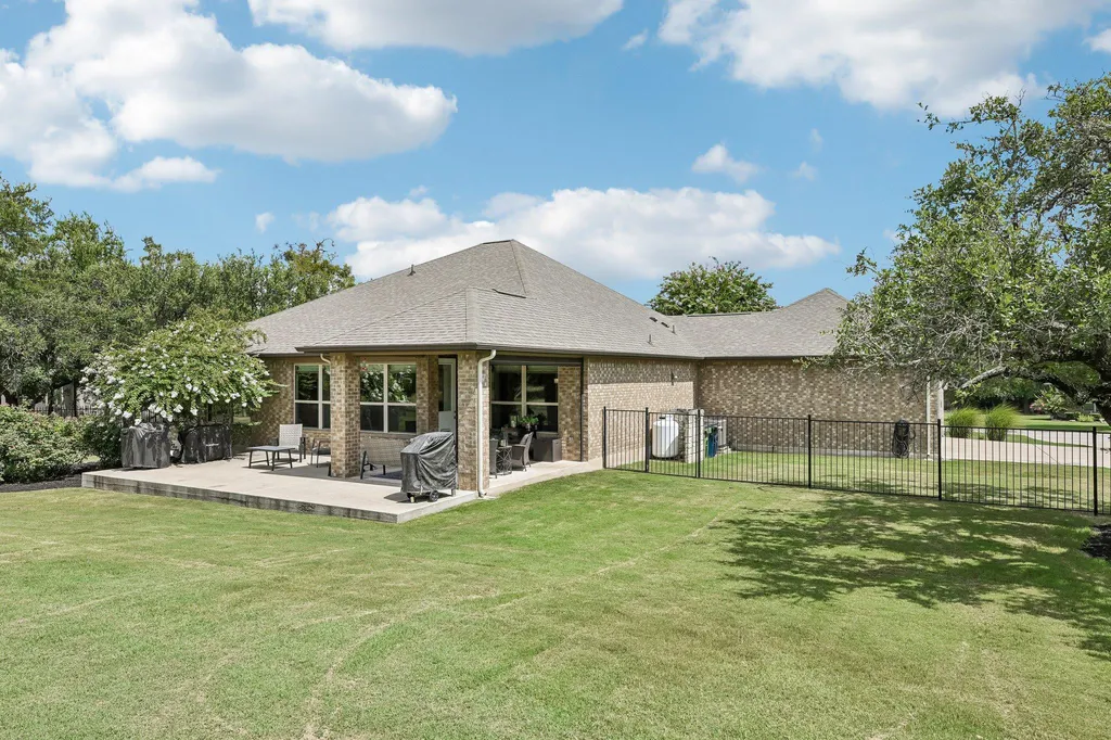1016 Telling Wind Liberty Hill TX 78642