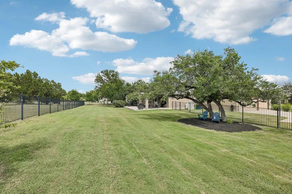 1016 Telling Wind Liberty Hill TX 78642