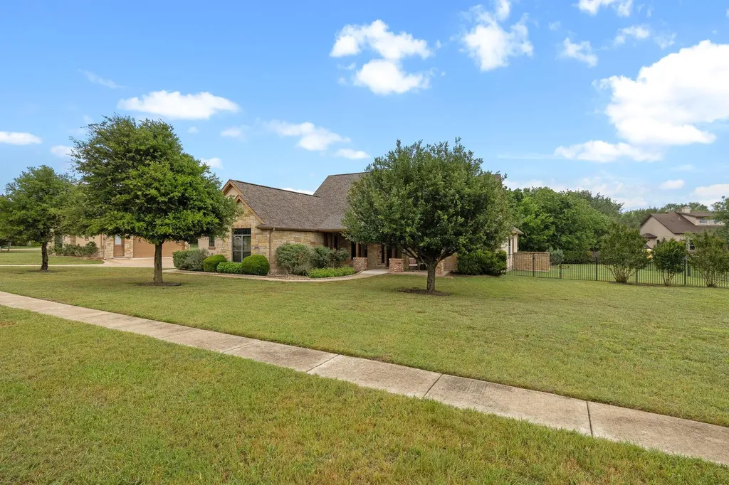 803 Pheasant Meadow Liberty Hill TX 78642