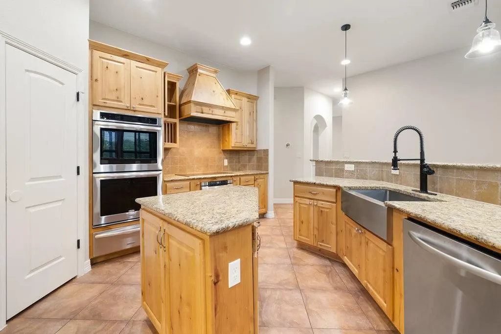 321 Sarahs Lane Liberty Hill TX 78642
