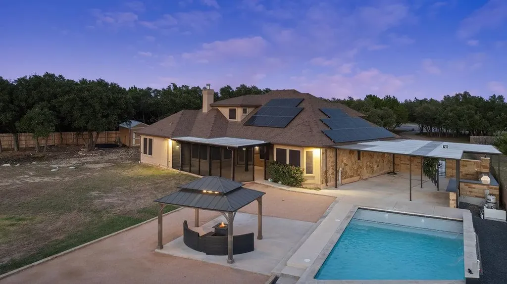 321 Sarahs Lane Liberty Hill TX 78642