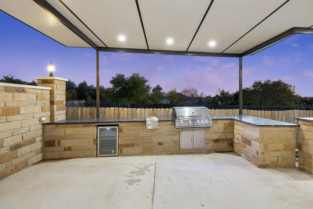 321 Sarahs Lane Liberty Hill TX 78642