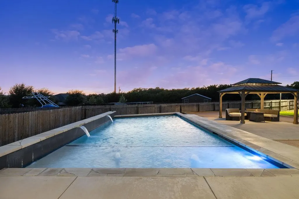 321 Sarahs Lane Liberty Hill TX 78642