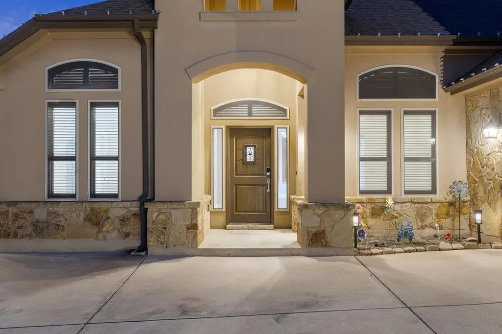 321 Sarahs Lane Liberty Hill TX 78642