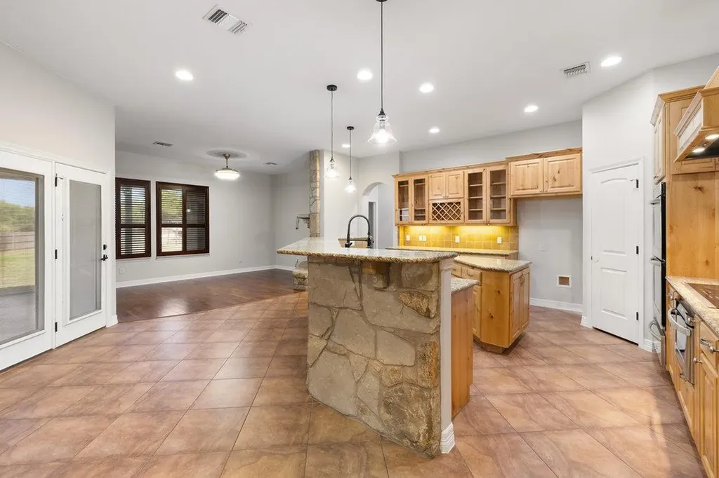 321 Sarahs Lane Liberty Hill TX 78642