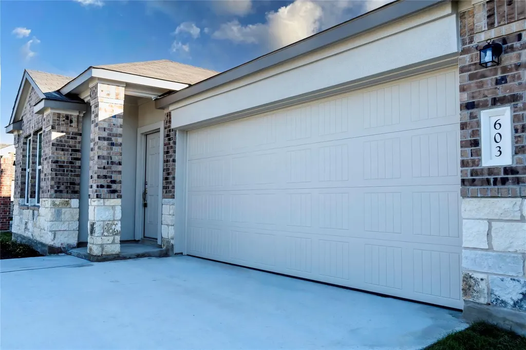 603 Water Way Avenue Hutto TX 78634