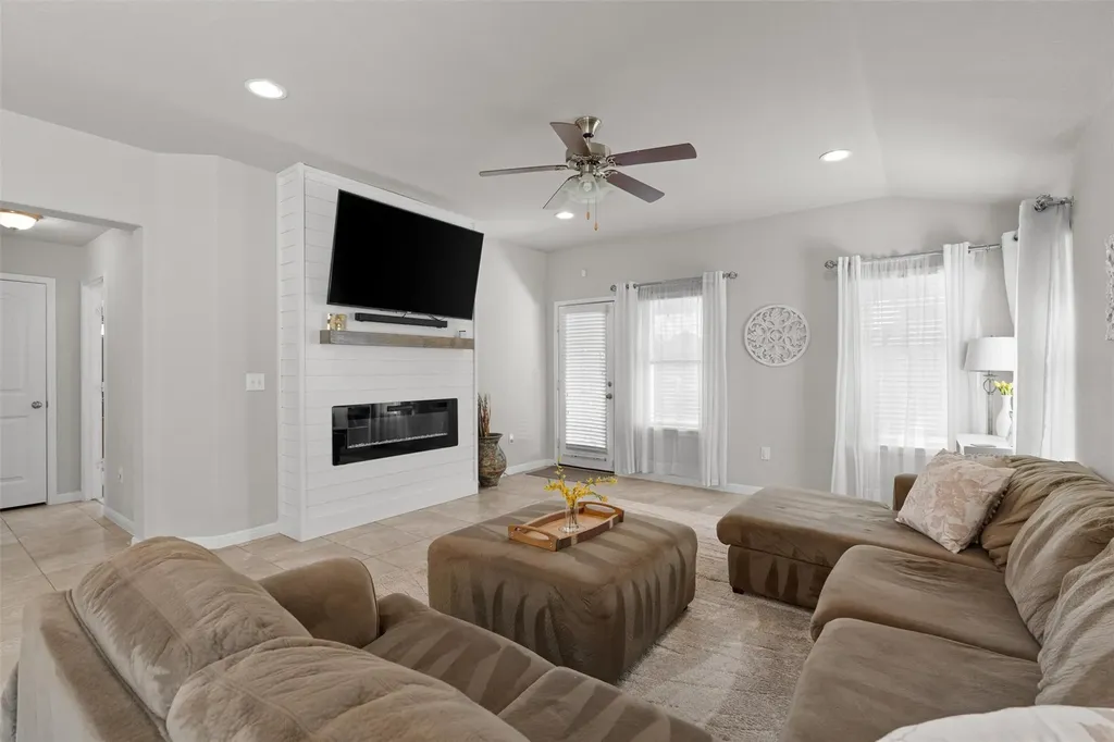 524 Longhorn Cavern Road Leander TX 78641