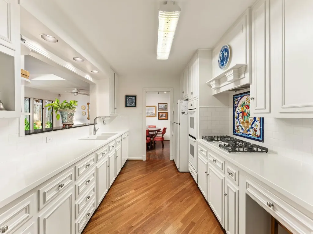 2205 Scenic Drive Austin TX 78703