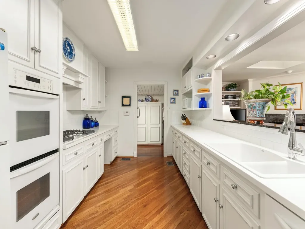 2205 Scenic Drive Austin TX 78703