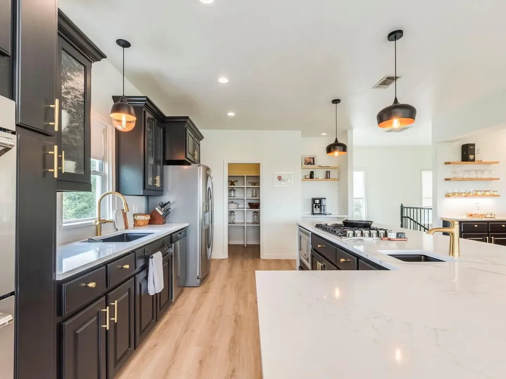 22401 Briarview Drive Spicewood TX 78669