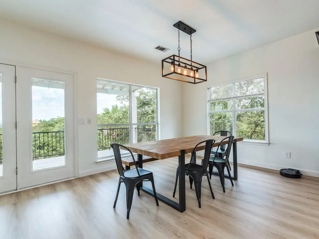 22401 Briarview Drive Spicewood TX 78669