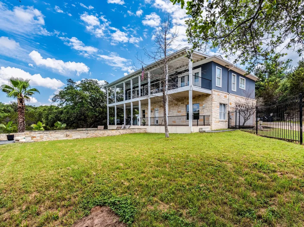 22401 Briarview Drive Spicewood TX 78669