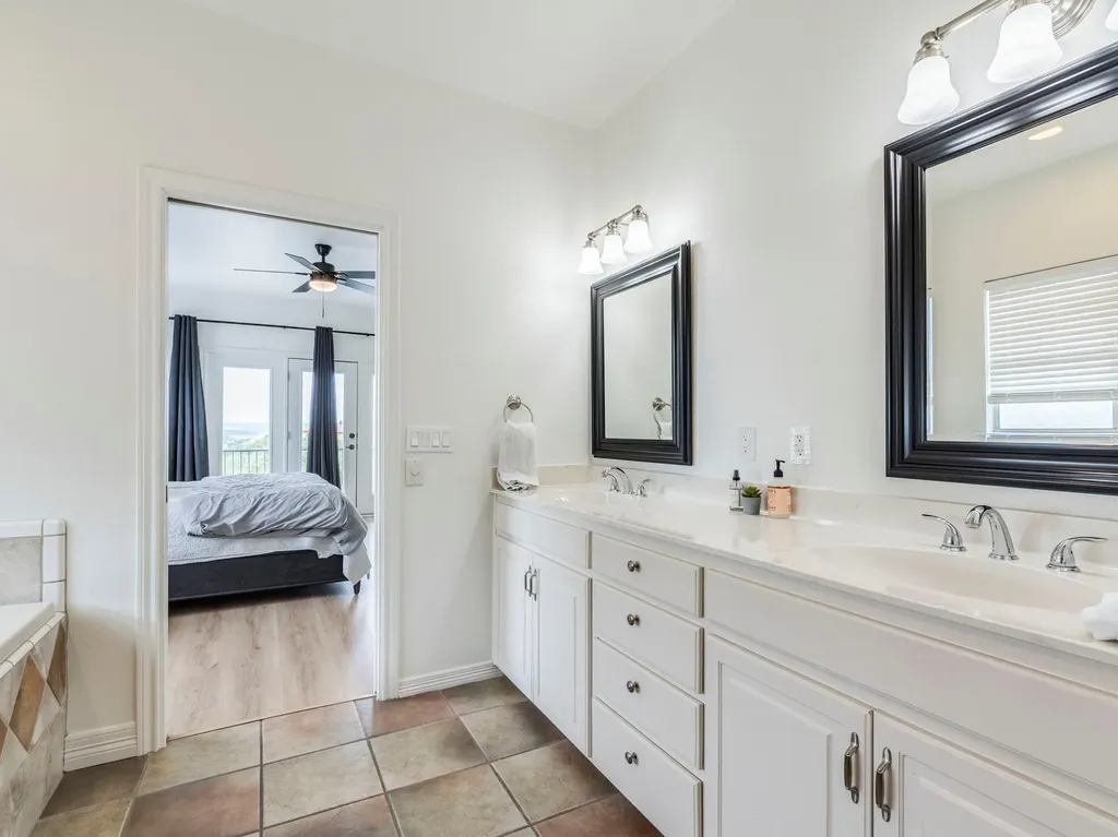 22401 Briarview Drive Spicewood TX 78669