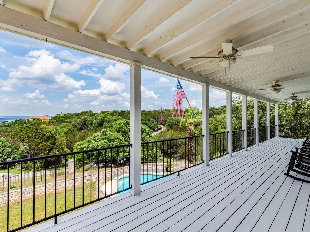 22401 Briarview Drive Spicewood TX 78669