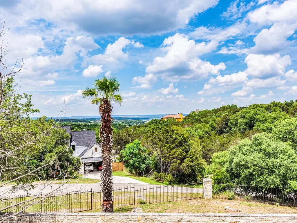 22401 Briarview Drive Spicewood TX 78669