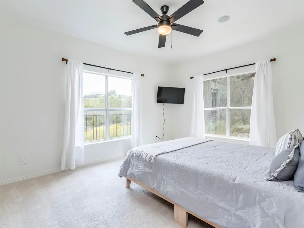 22401 Briarview Drive Spicewood TX 78669