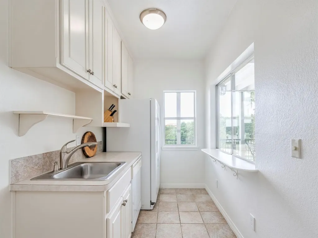22401 Briarview Drive Spicewood TX 78669