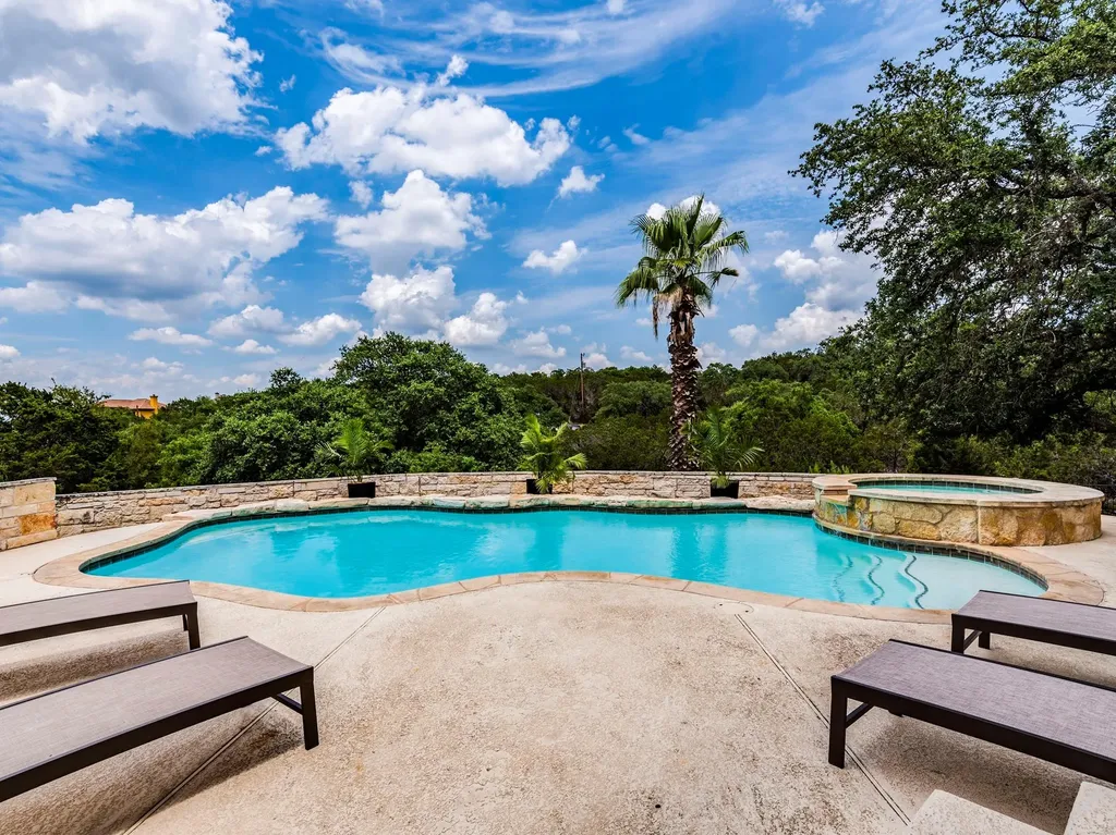 22401 Briarview Drive Spicewood TX 78669