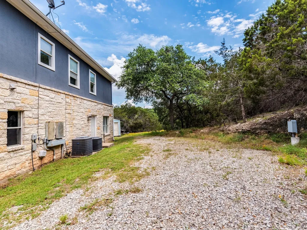 22401 Briarview Drive Spicewood TX 78669