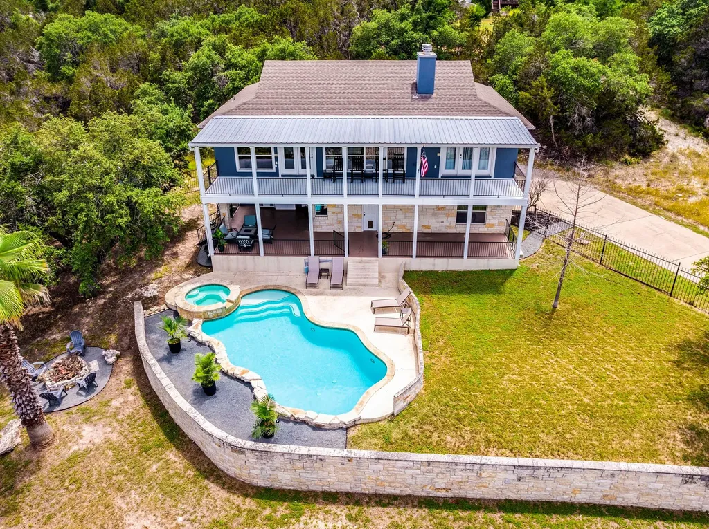 22401 Briarview Drive Spicewood TX 78669