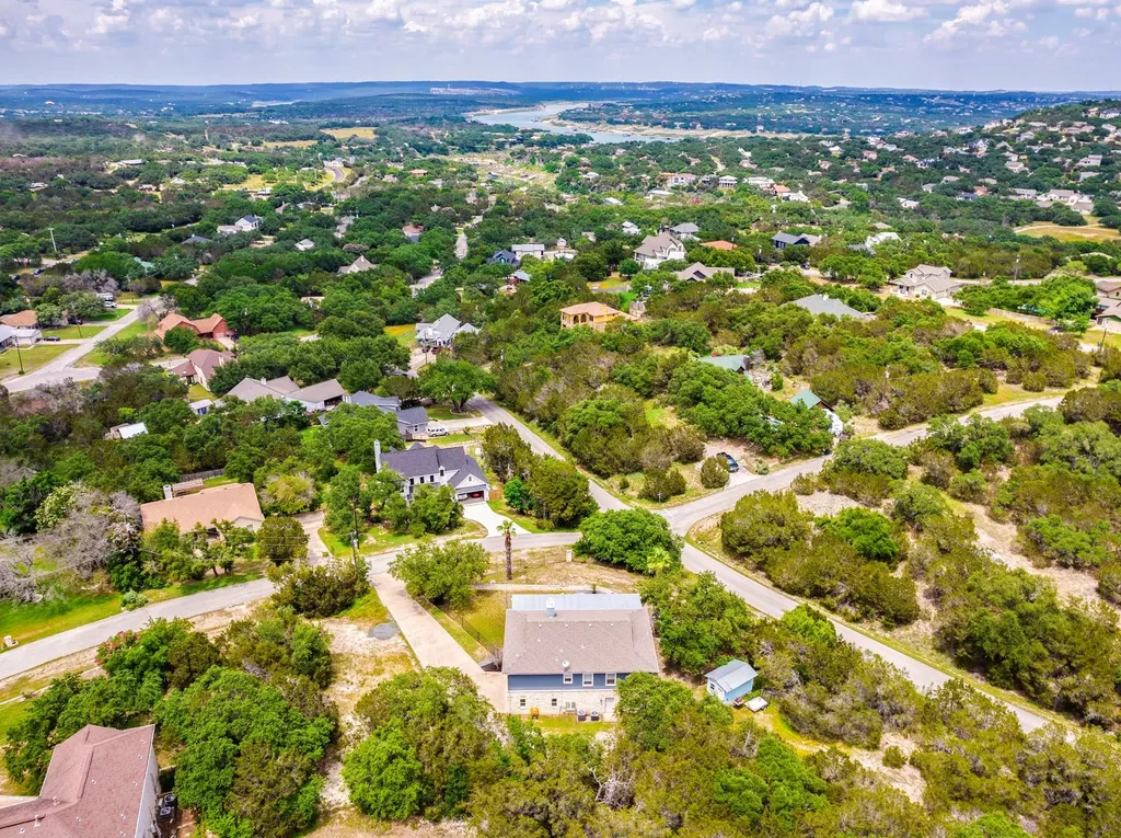 22401 Briarview Drive Spicewood TX 78669