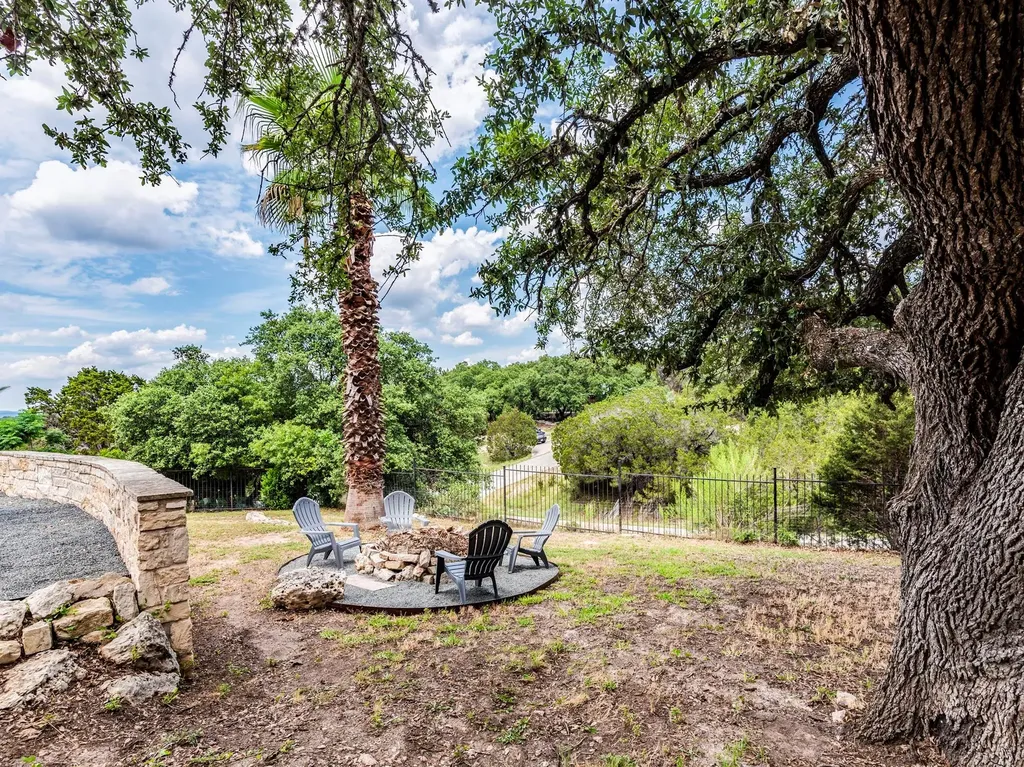 22401 Briarview Drive Spicewood TX 78669