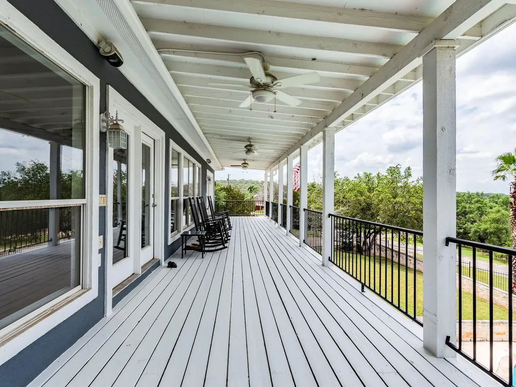 22401 Briarview Drive Spicewood TX 78669