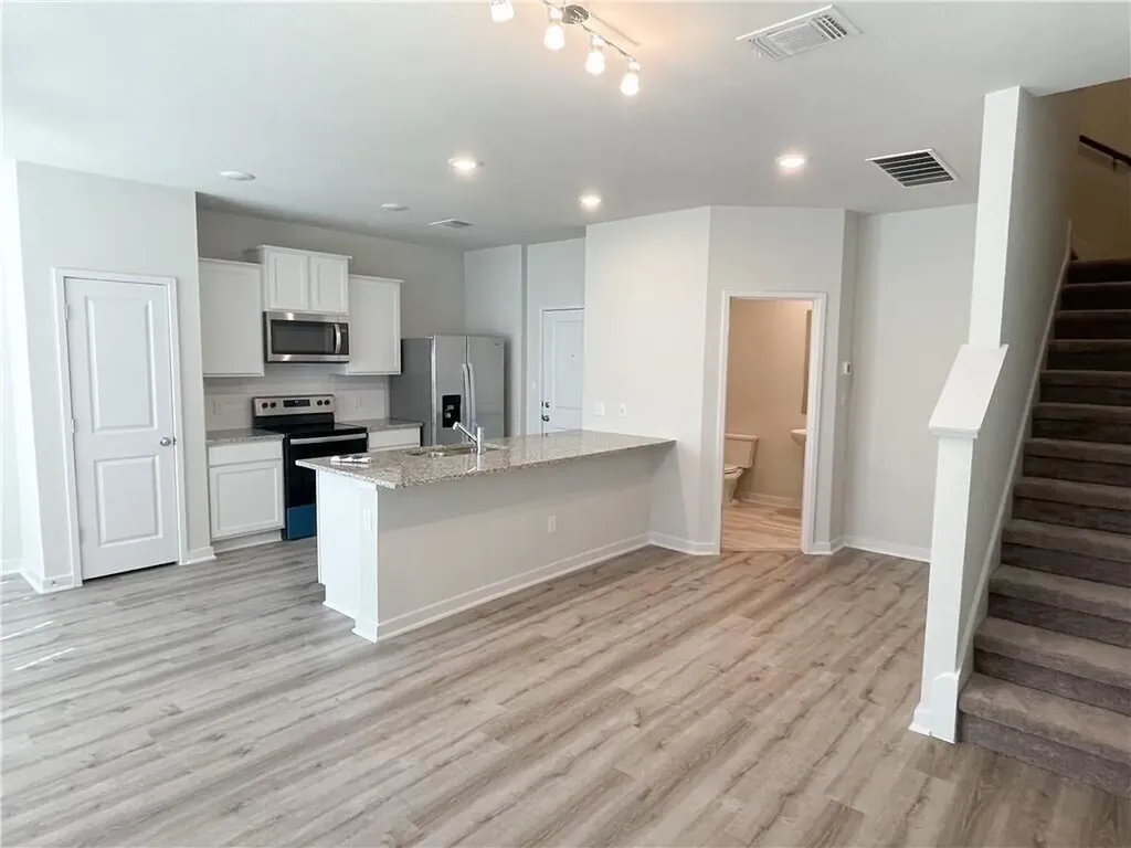 605 W South St Street Leander TX 78641