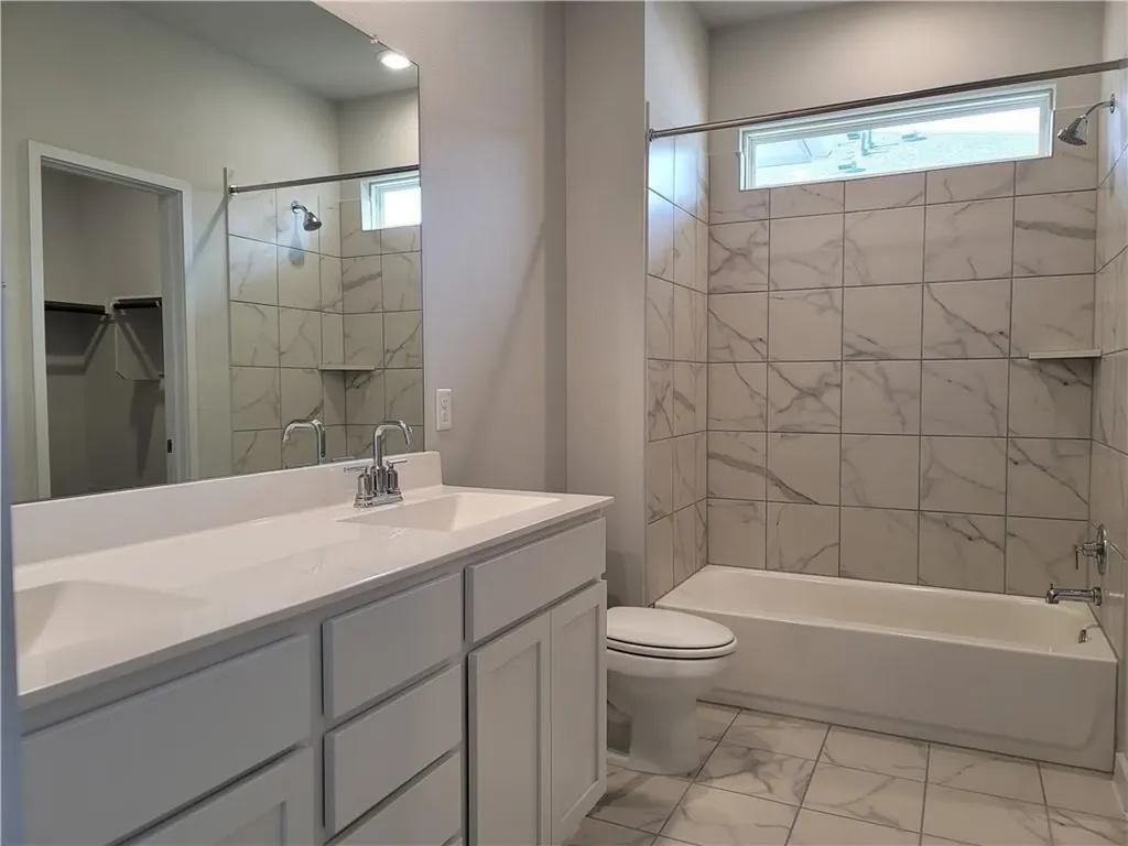 605 W South St Street Leander TX 78641